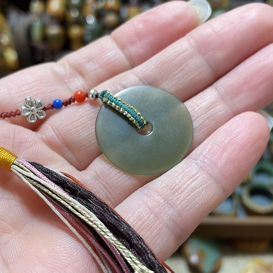 岫岩河磨玉（透闪石质玉）挂件未镶嵌独****峨