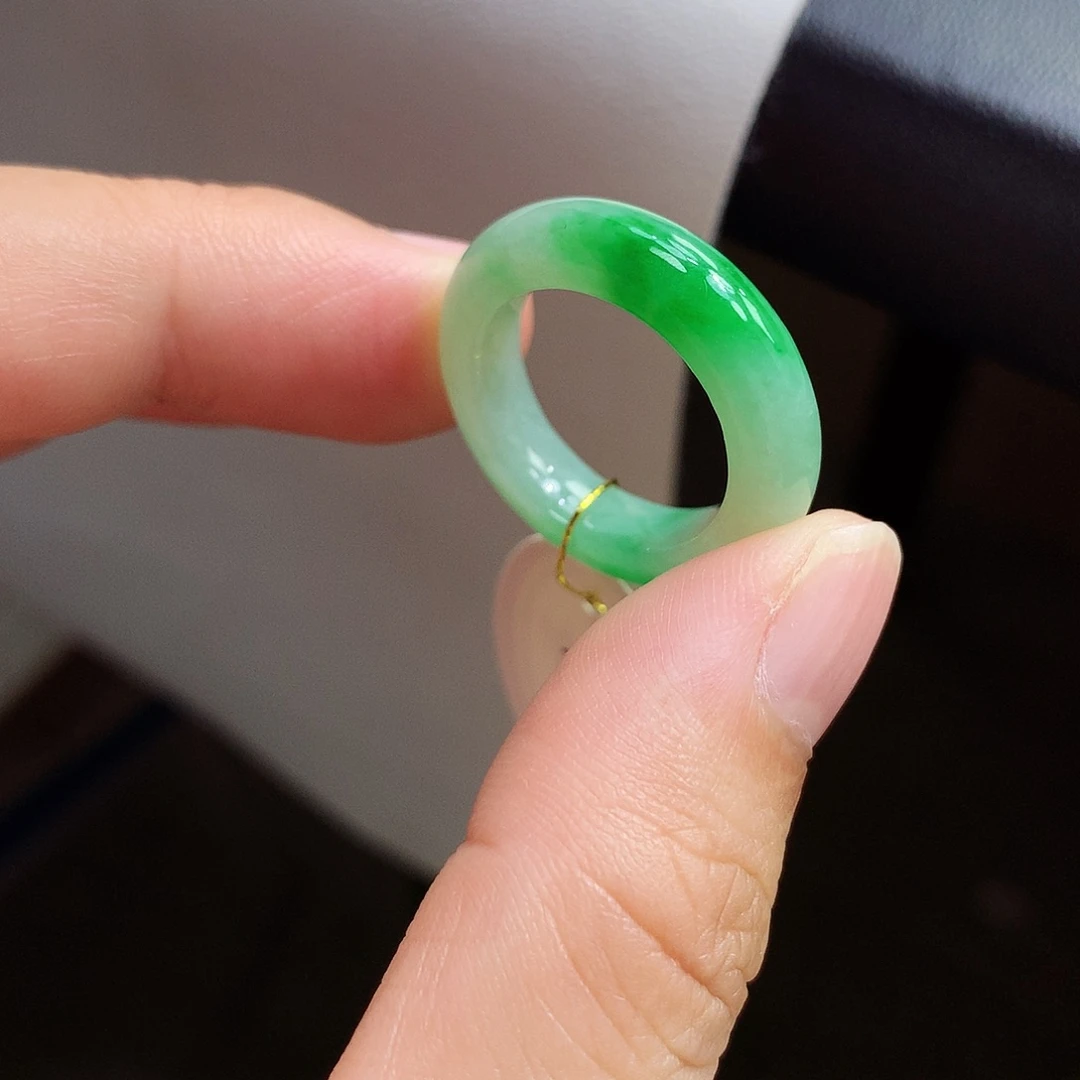 翡翠戒指未镶嵌12圈
