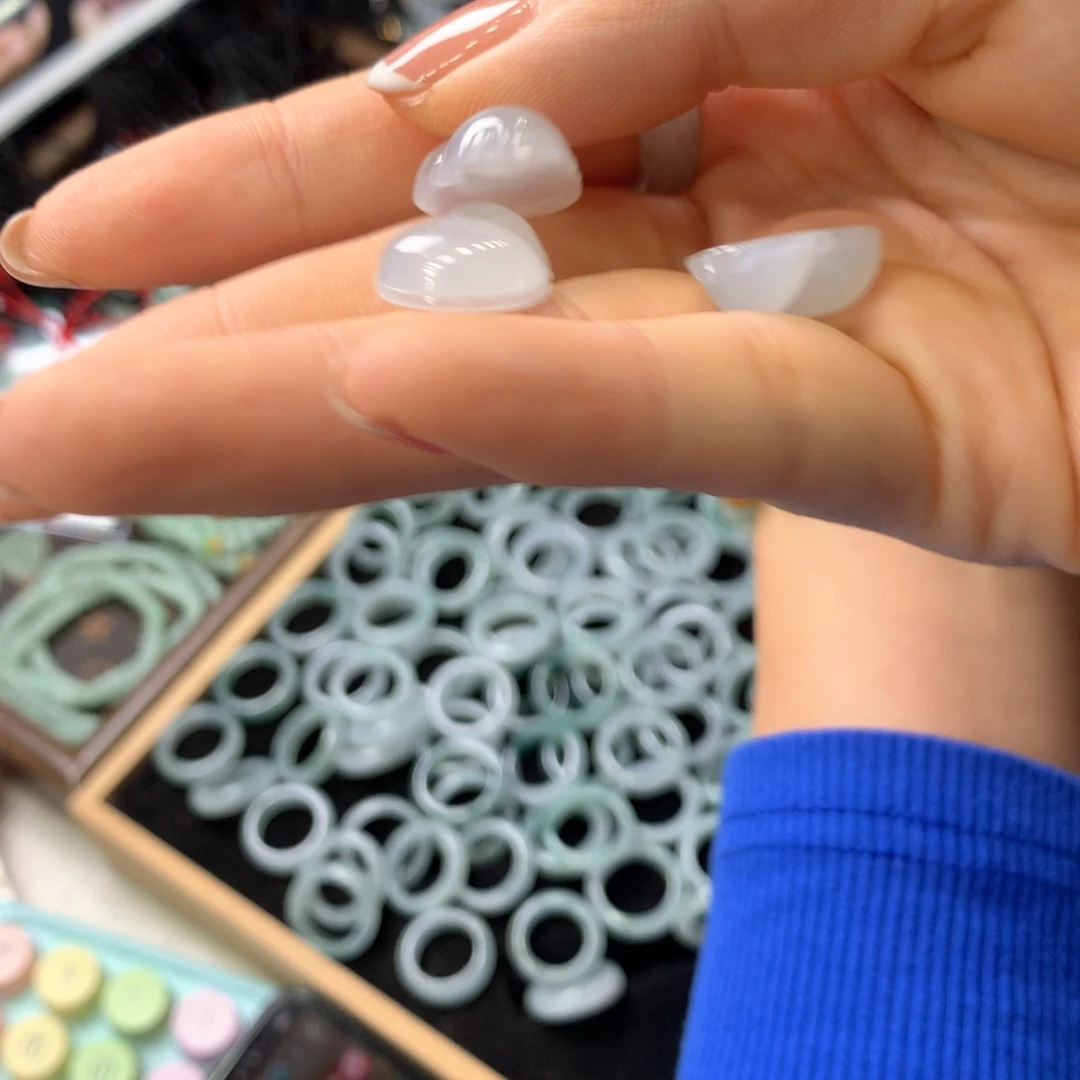 颈饰未镶嵌翡翠多样性发1