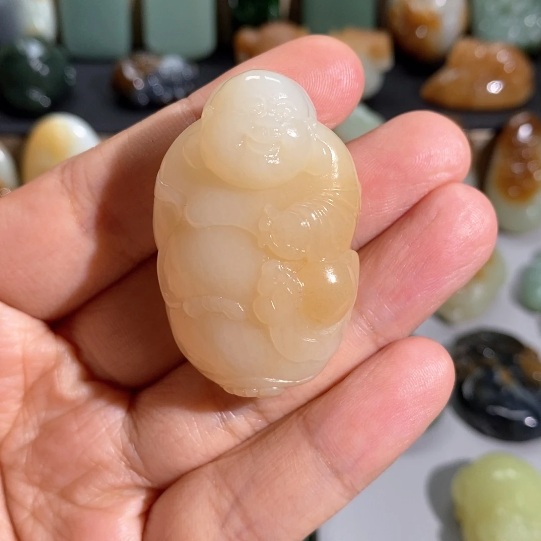 片***儿颈饰未镶嵌和田玉