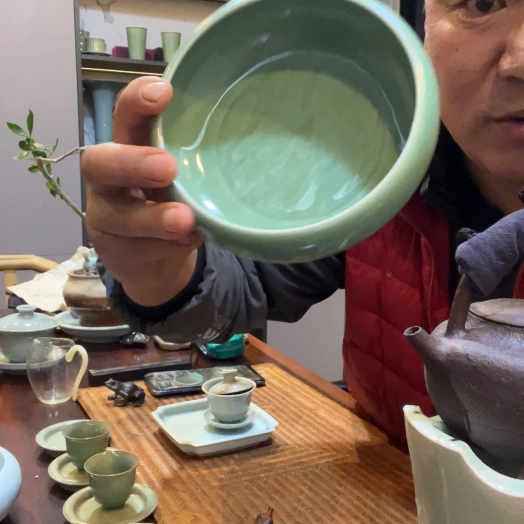 葫芦形粉青釉瓷器