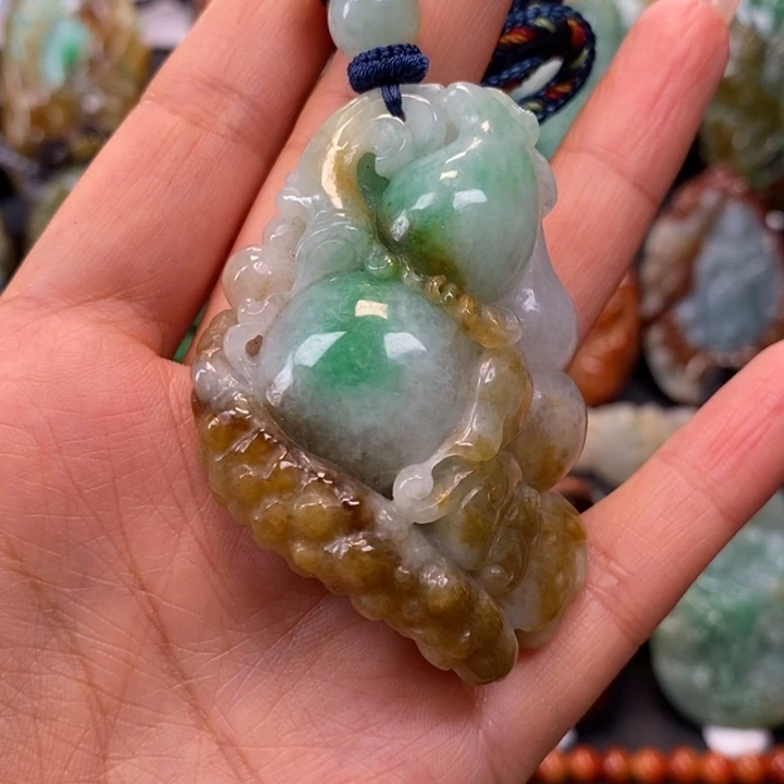 翡翠未镶嵌颈饰缅甸天然翡翠A货