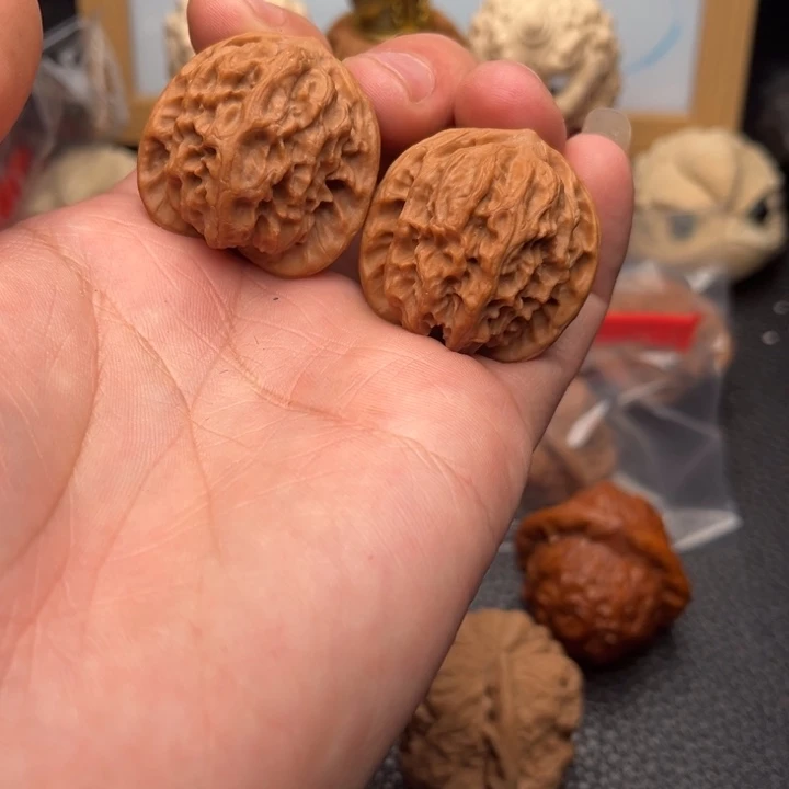 文玩核桃吊坠35全品野狼