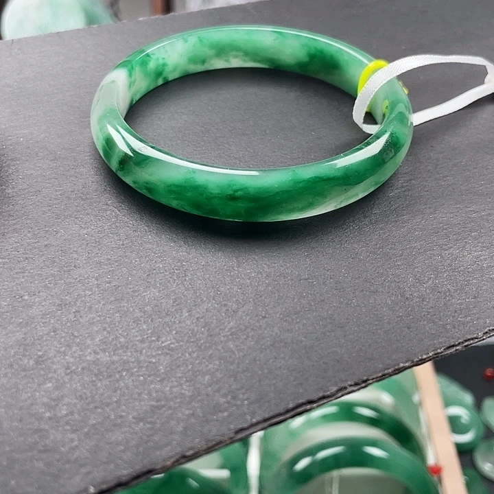 未镶嵌手镯石英质玉