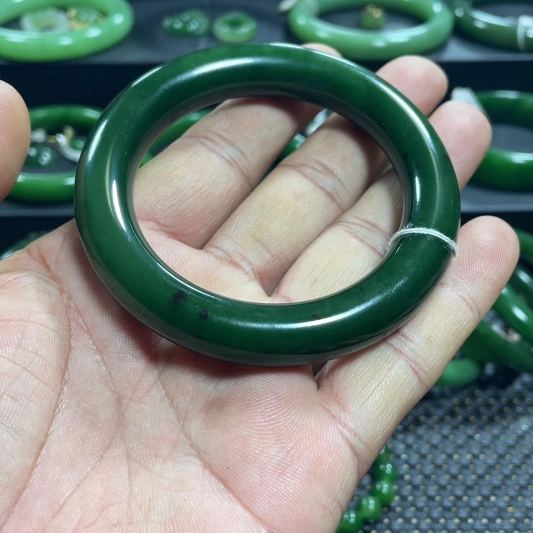 和田玉（碧玉）未镶嵌手镯