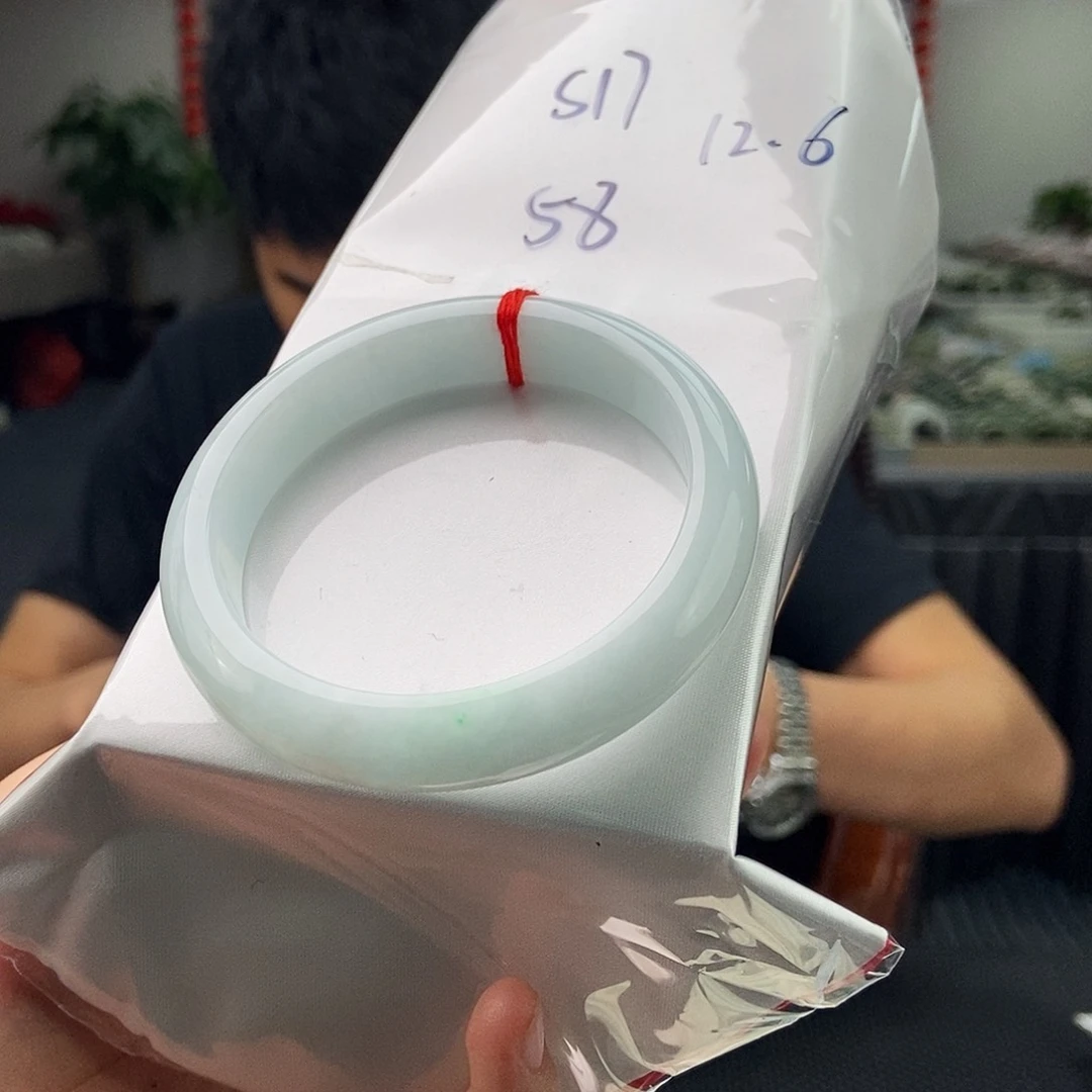 翡翠手镯未镶嵌拍一发一
