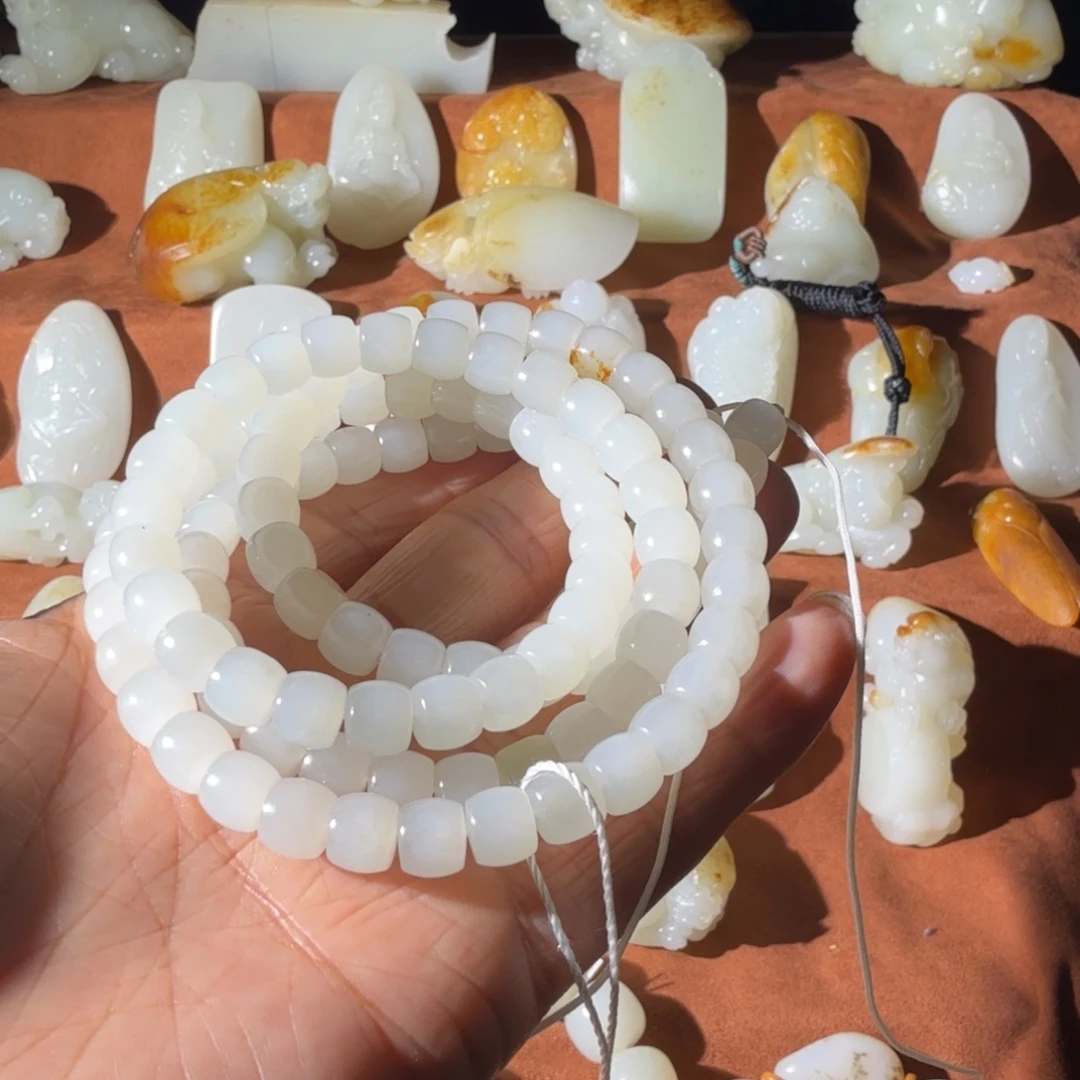 空***8和田玉未镶嵌颈饰