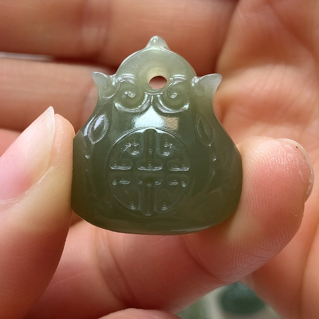 ****悦和田玉未镶嵌颈饰