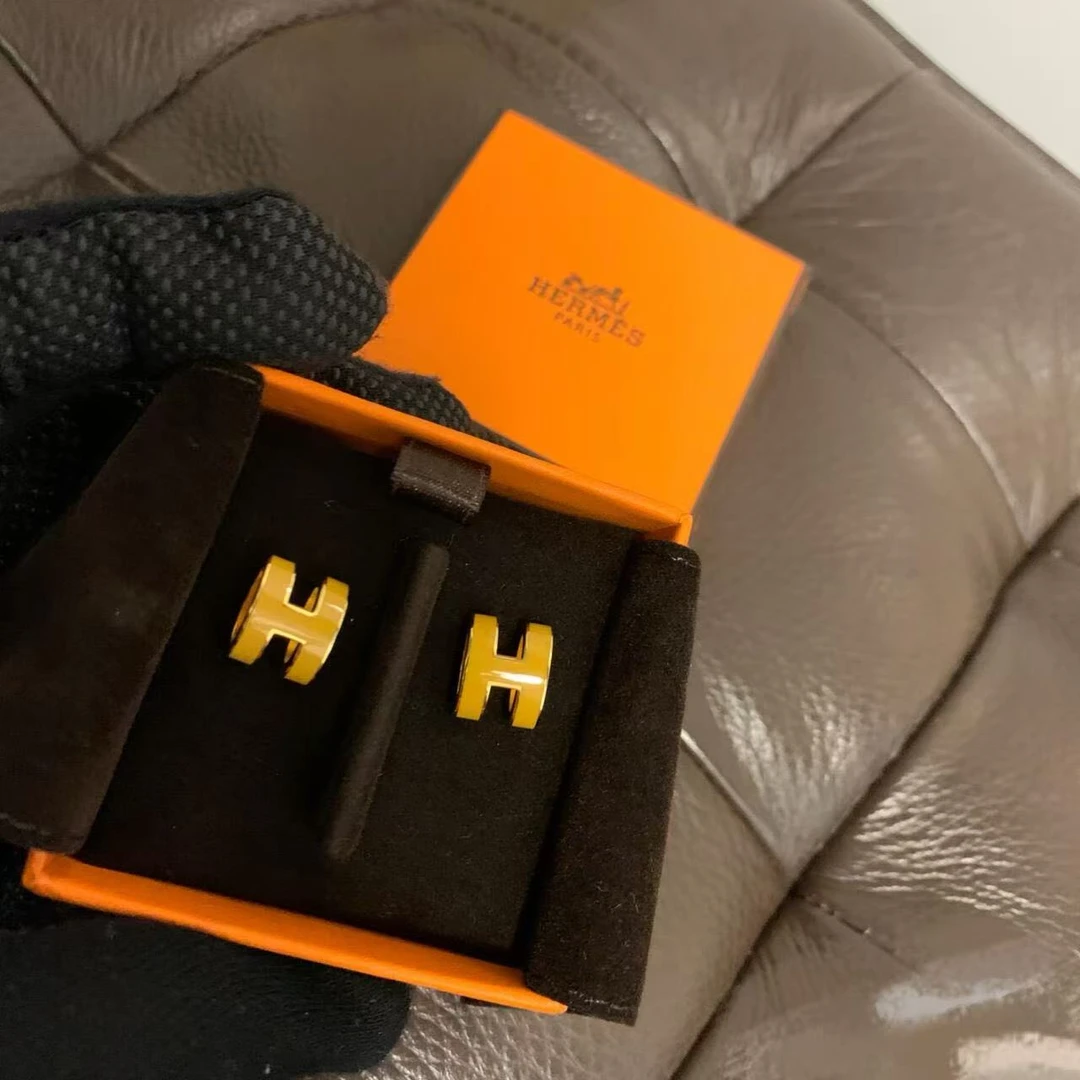 95新 Hermes/爱马仕 坤球奢选 爱马仕奶茶色玫瑰金H耳钉