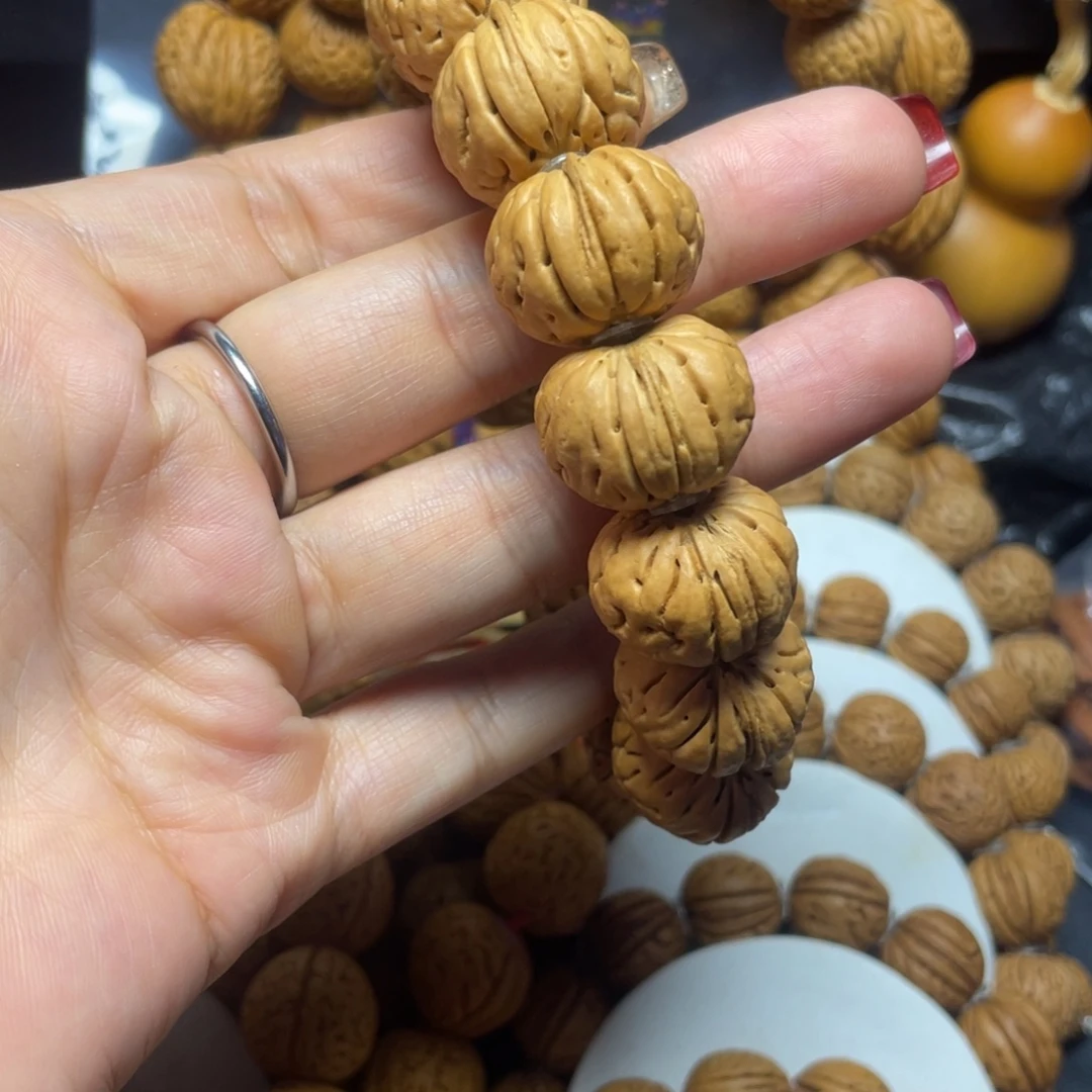 吊坠桃核桃核手串20+钮扣