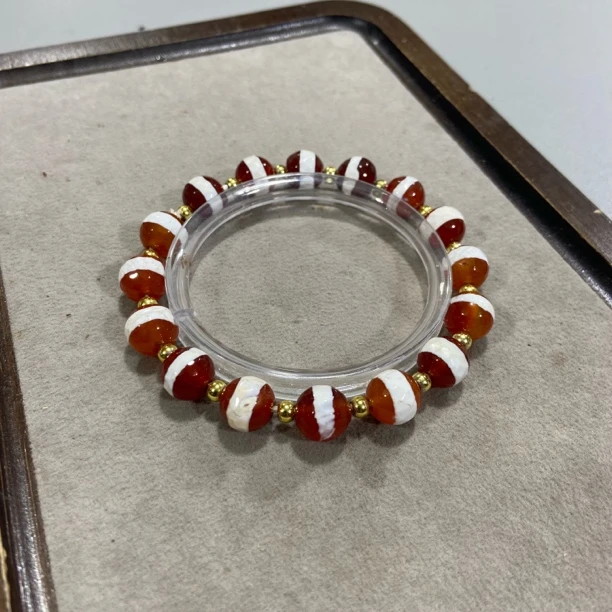 C776【一线天】红玛瑙卡1.0单圈手串