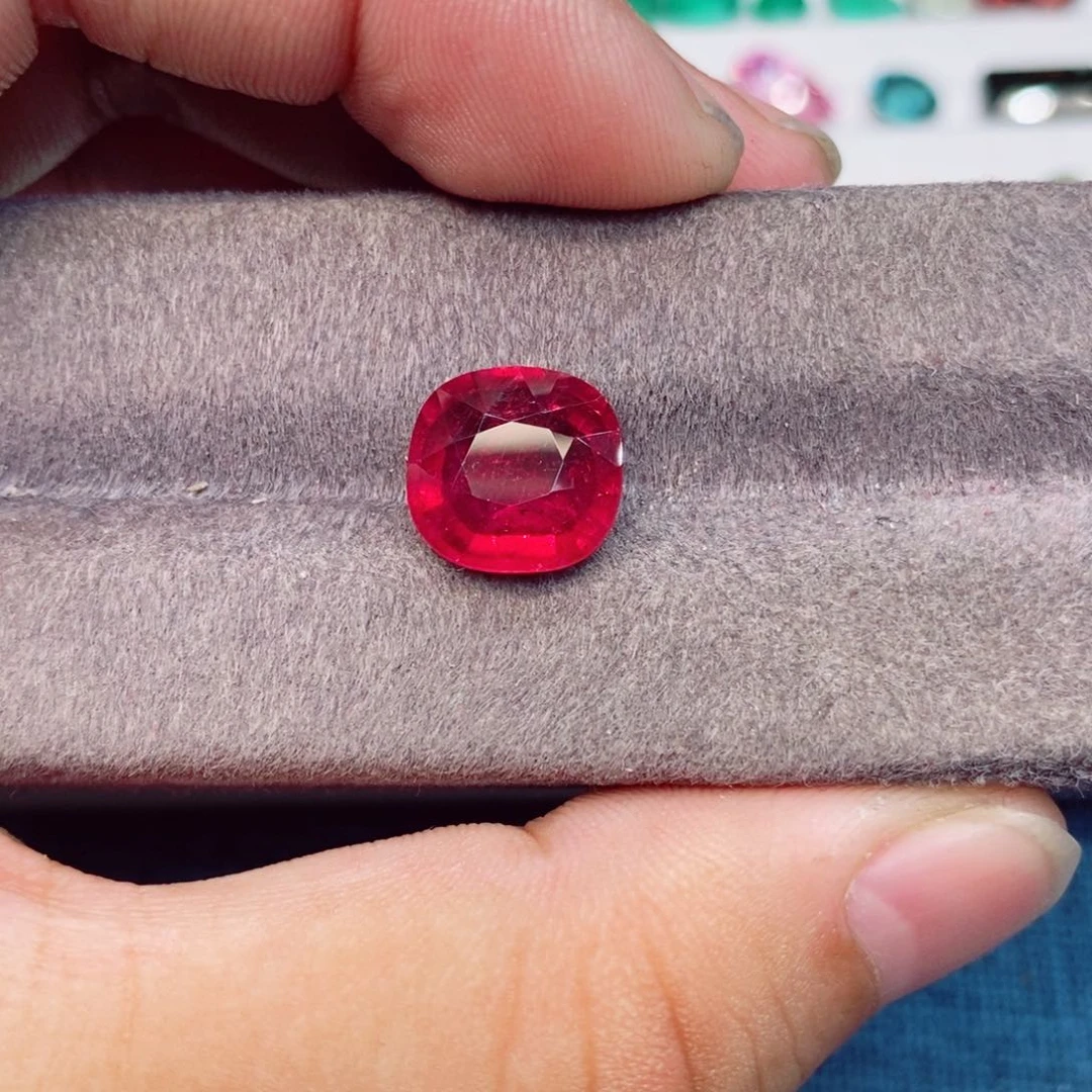 碧玺裸石未镶嵌卢比来5.3克拉