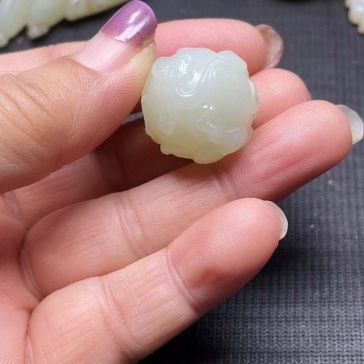 旅***客和田玉未镶嵌挂件