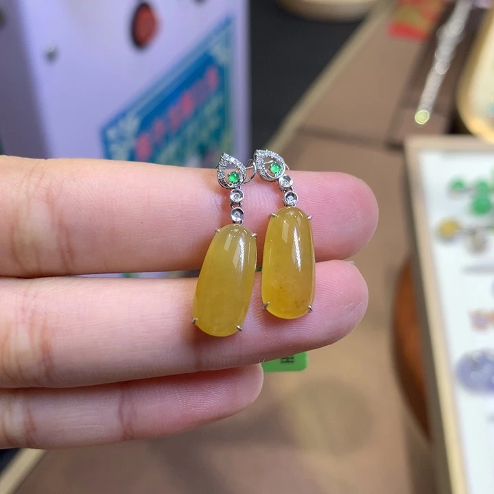 翡翠18K金镶嵌颈饰翡翠
