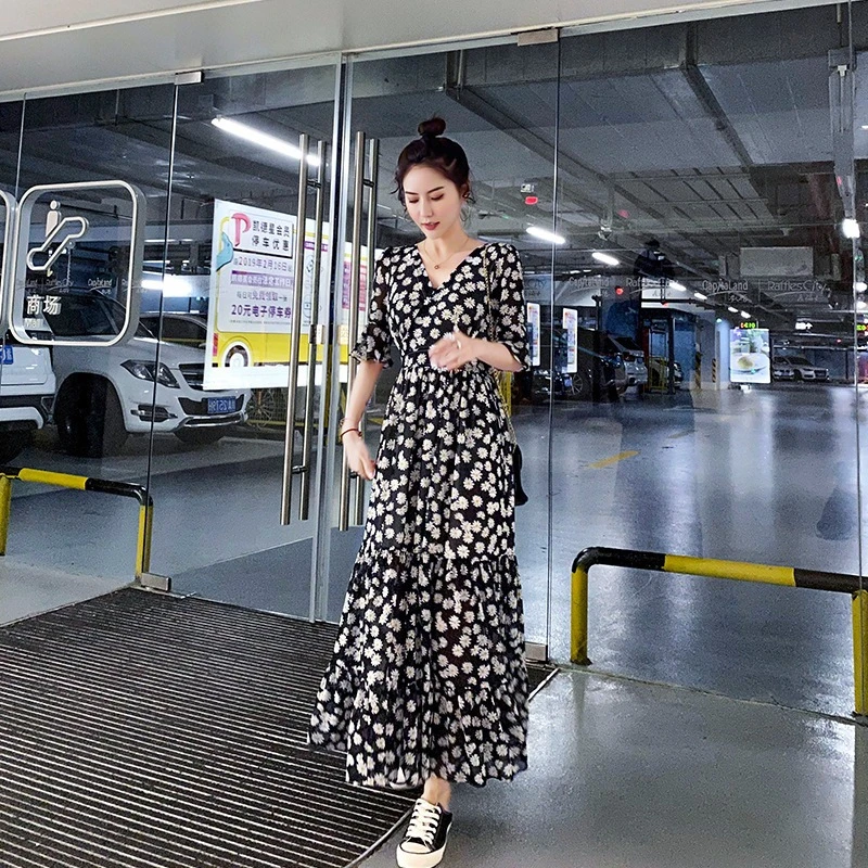 2024连衣裙女夏新款收腰显瘦气质碎花邹菊雪纺小心机复古长裙子