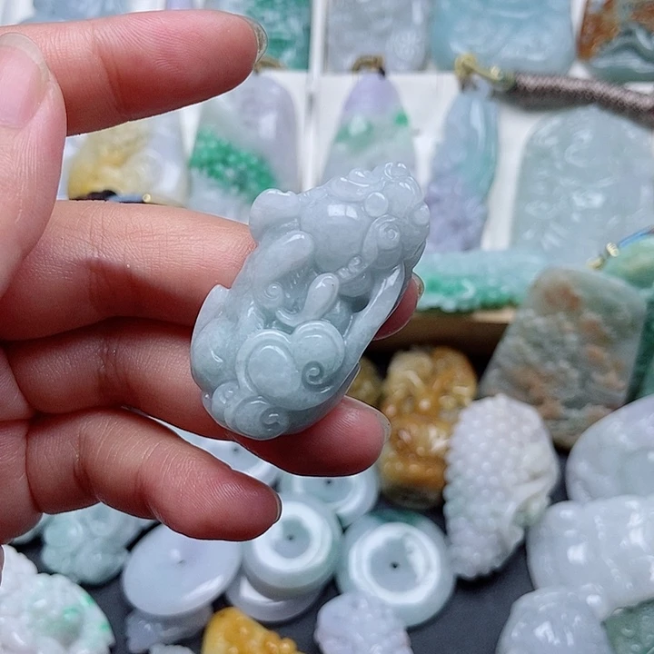 翡翠未镶嵌颈饰翡翠