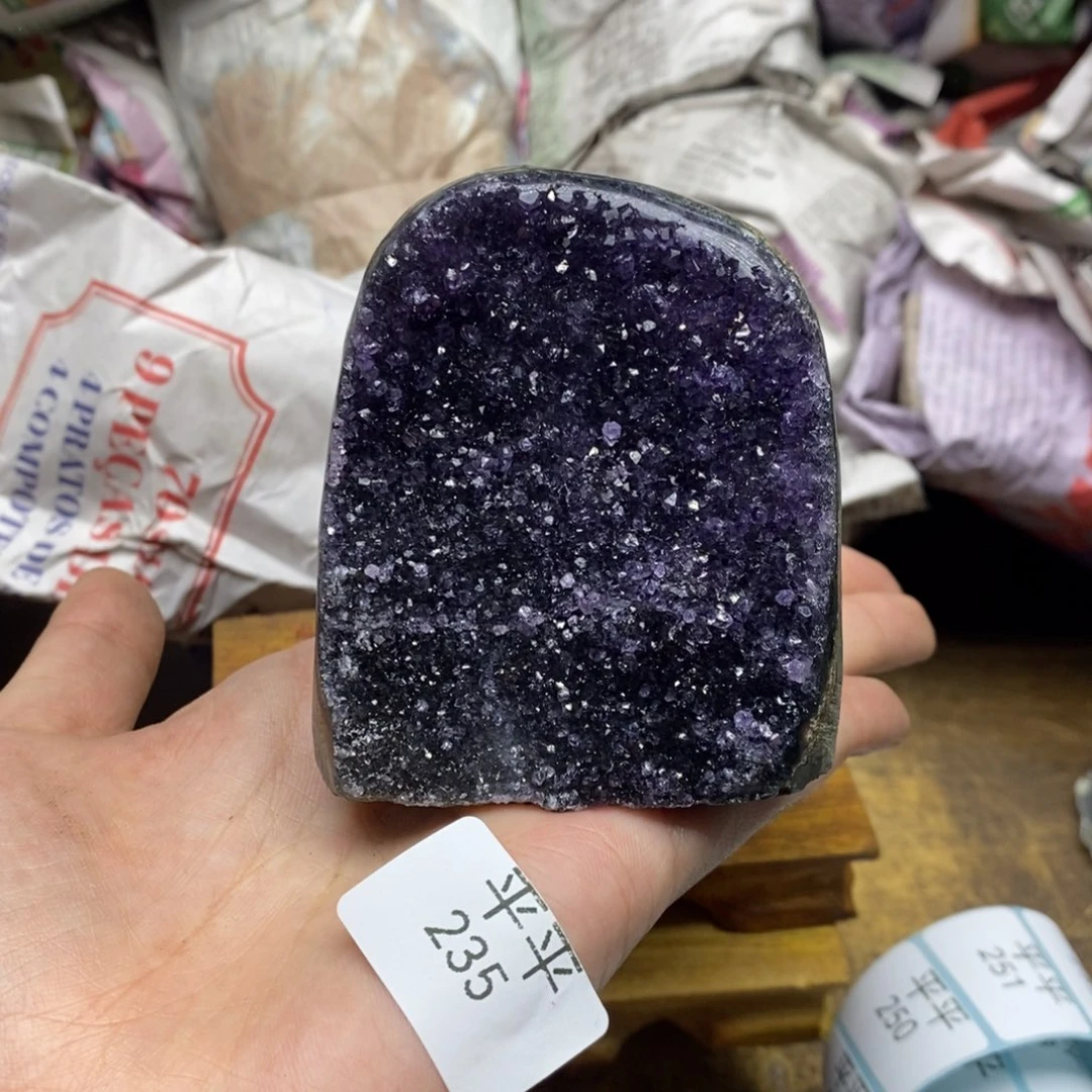 紫晶乌拉圭未镶嵌