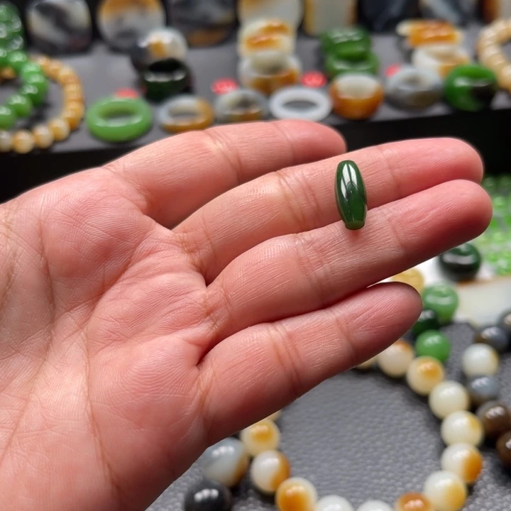 和田玉（碧玉）未镶嵌颈饰