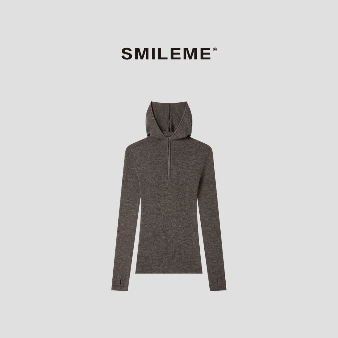 4-SMILEME【温屿】100%羊毛半开襟连帽显瘦针织衫R5376056