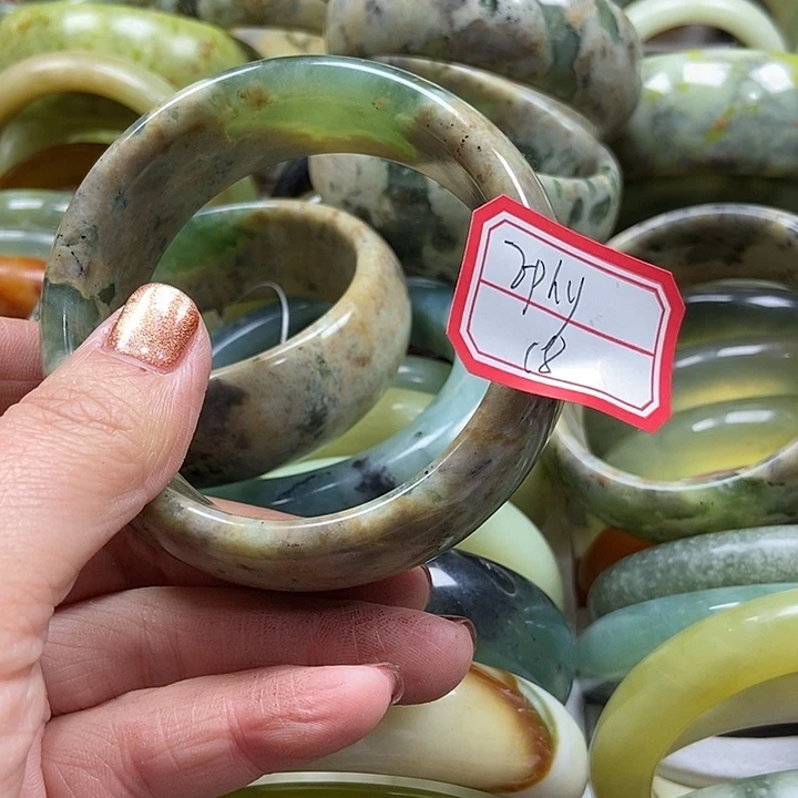 蛇纹石玉手镯未镶嵌E****i