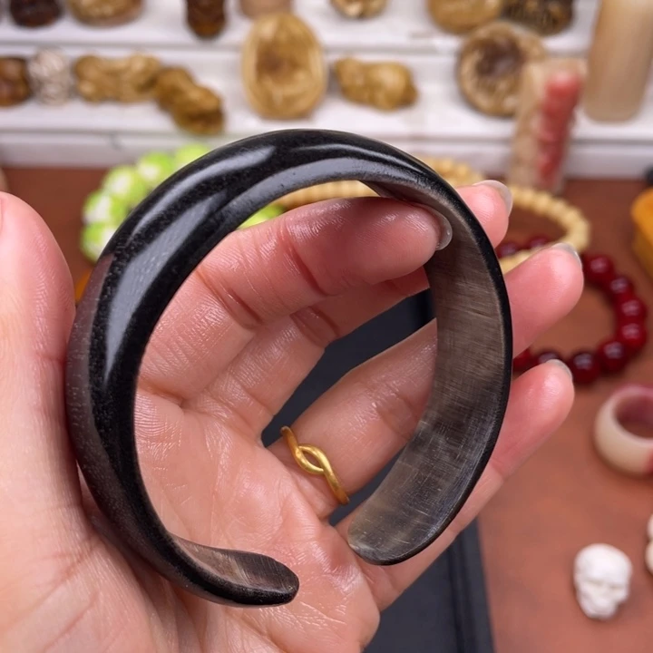 驼骨其他黑驴踢雕刻手镯