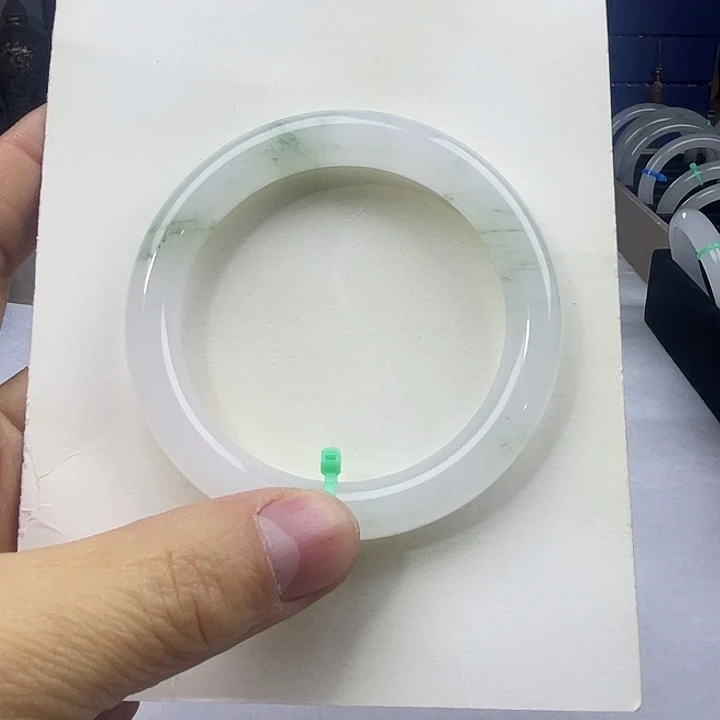 未镶嵌手镯石英质玉