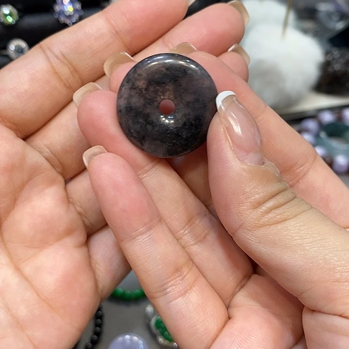 翡翠未镶嵌颈饰乌鸡吊坠