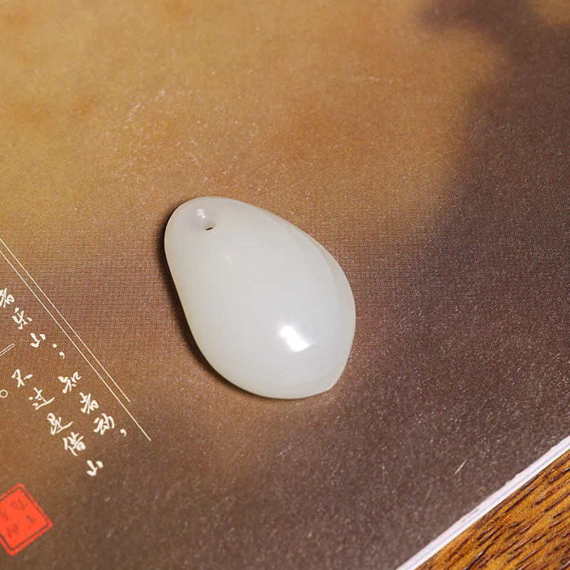 顽石阁新疆和田玉白玉随形玉吊坠玉挂件女款6.6g