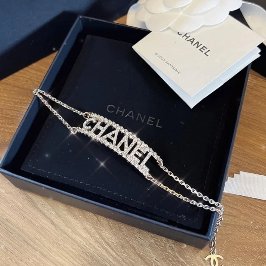 全新未使用 Chanel/香奈儿 金色满钻字母镂空双链条手链 03415