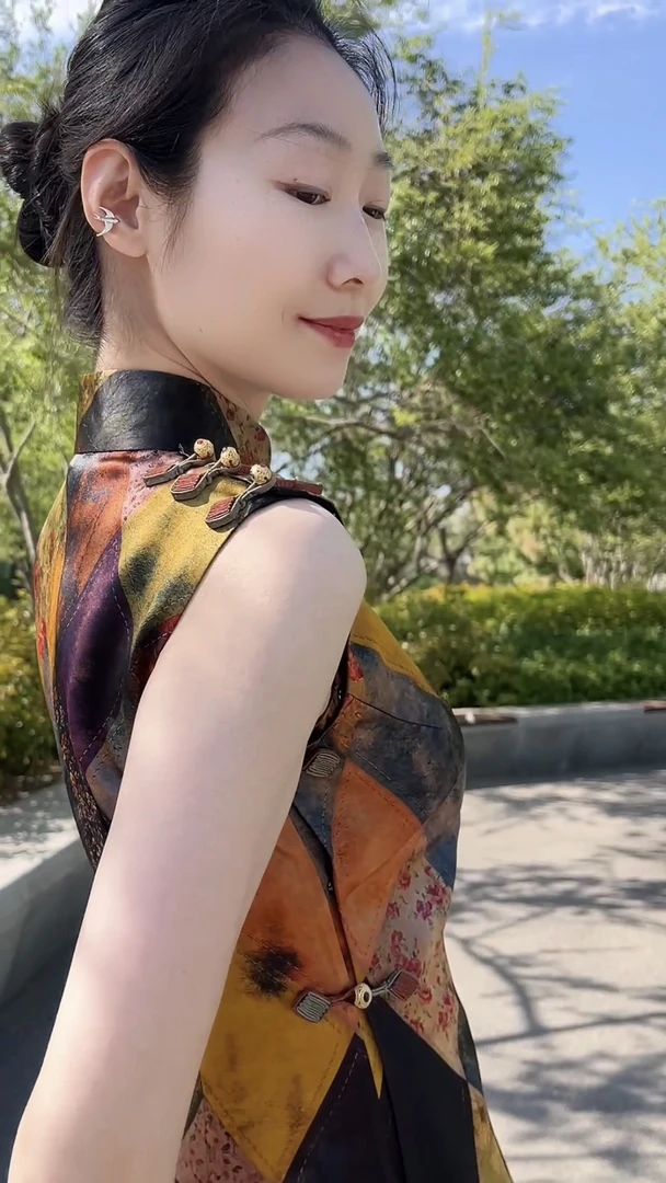 汀月白【宫阙霓裳】桑蚕丝50姆米香云纱日常宴会婚礼无袖港风旗袍