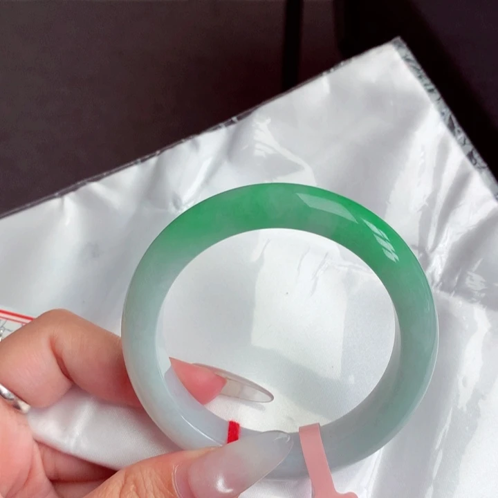 翡翠未镶嵌手镯翡翠