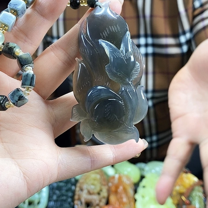 蛇纹石玉吊坠未镶嵌