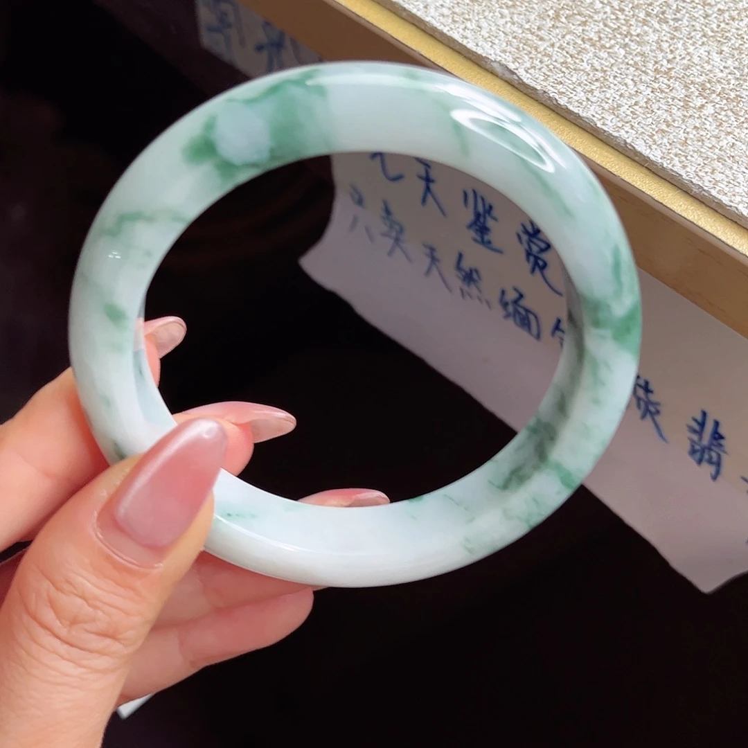 翡翠未镶嵌手镯手镯