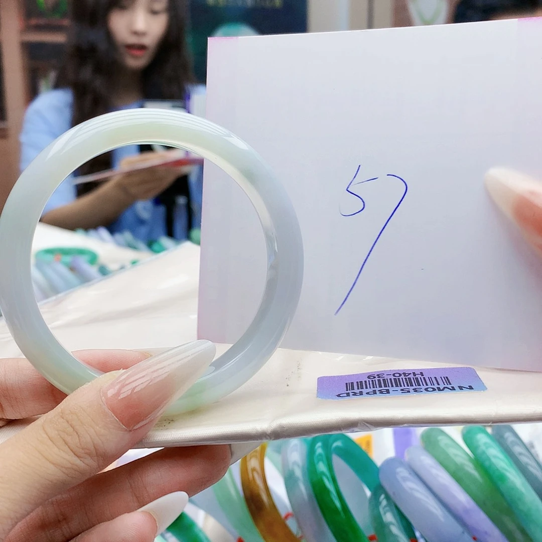 翡翠手镯未镶嵌556