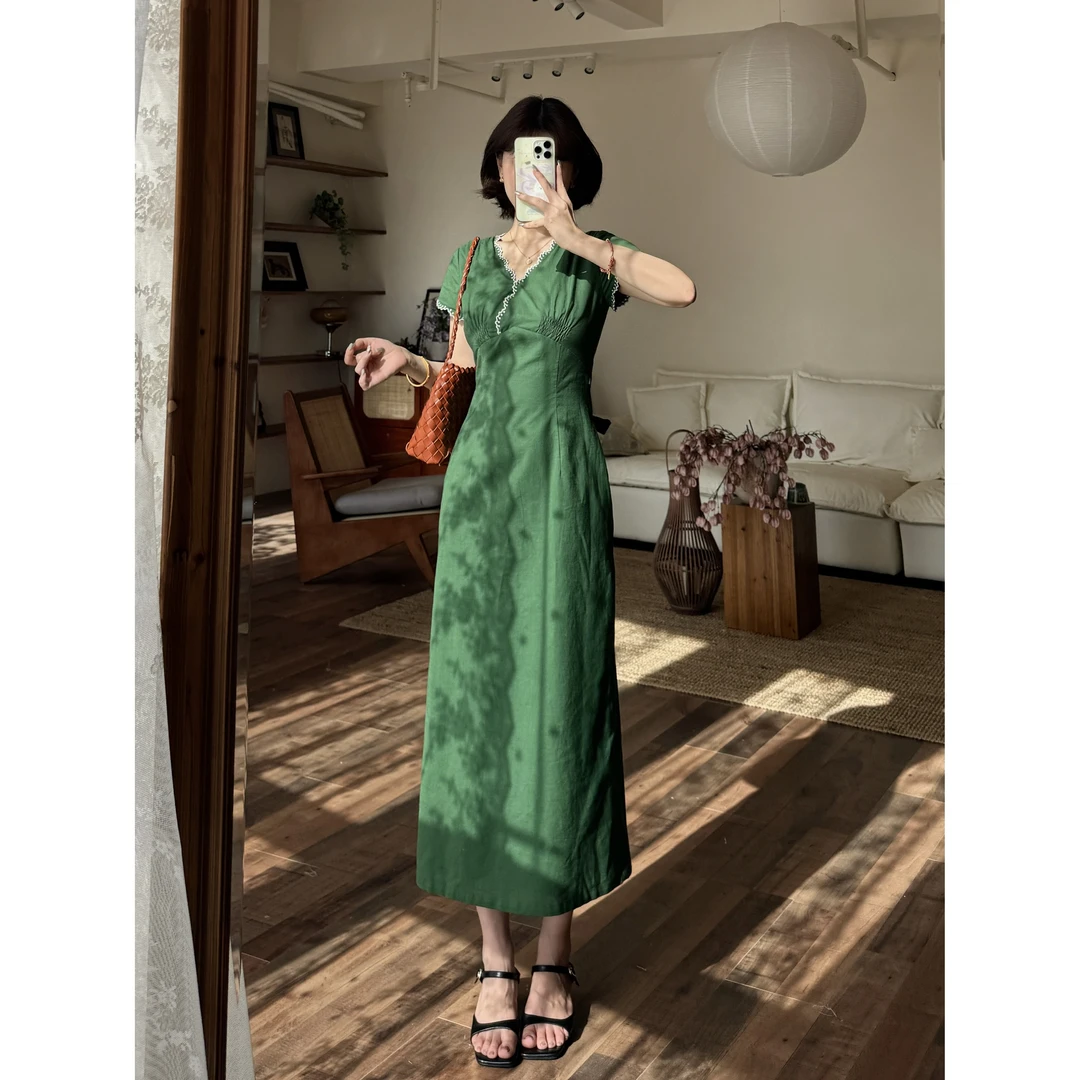蕾英俊-槐序-夏季复古绿色优雅亚麻棉混纺V领刺绣收腰长裙JF6492