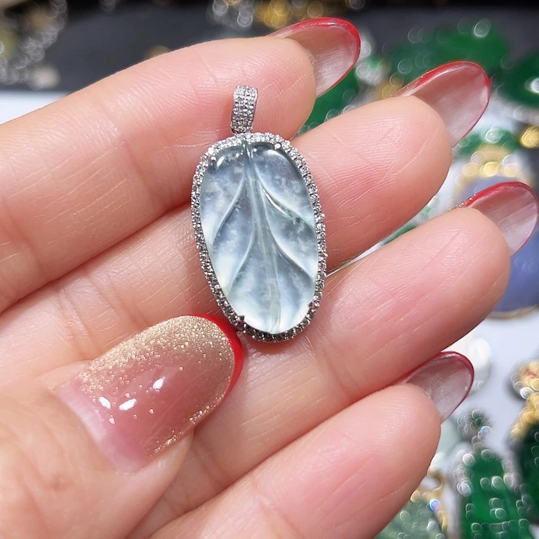 翡翠吊坠(不含链)18K金镶嵌