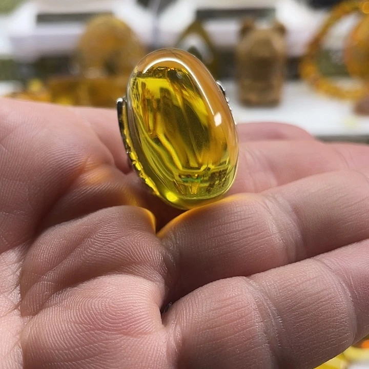 琥珀未镶嵌裸石女王戒指