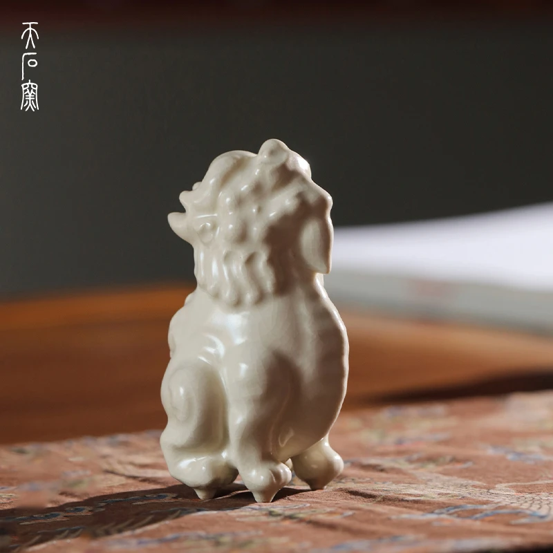问鼎天石窑白陶泥狮兽茶宠