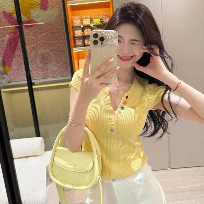 GiftPalm彩色纽扣V领针织短袖t恤女夏季多巴胺收腰超好看独特短款