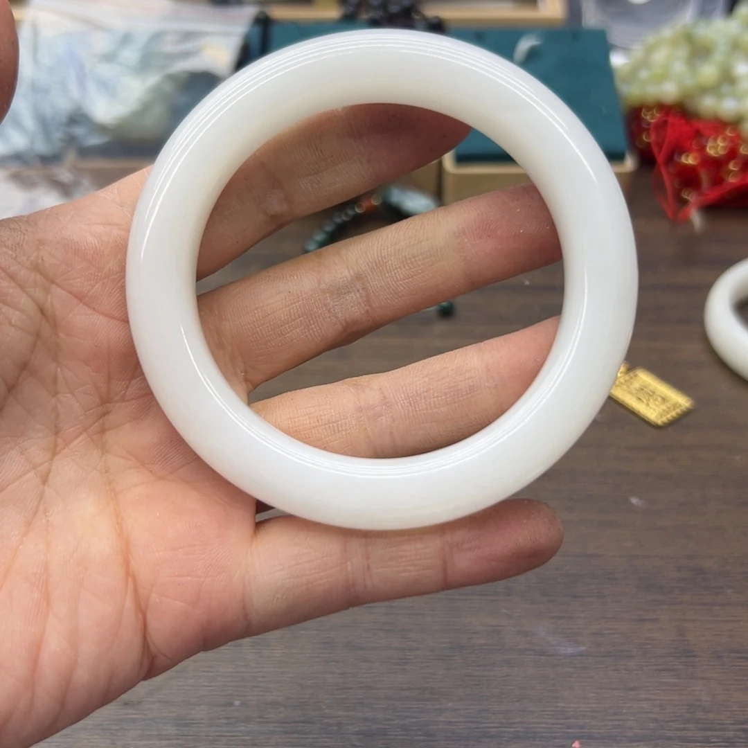 和田玉未镶嵌手镯63.5圈围1333