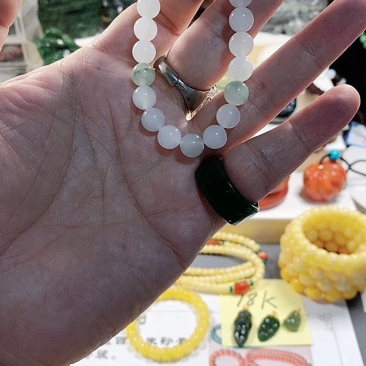 和田玉未镶嵌颈饰G****y