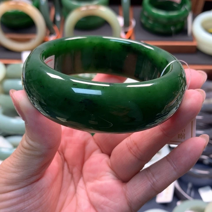 【闪购商品】未镶嵌手镯和田玉（碧玉）