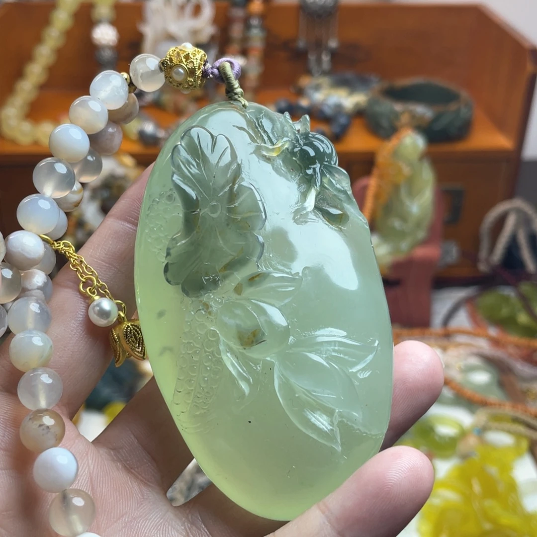 蛇纹石玉未镶嵌吊坠