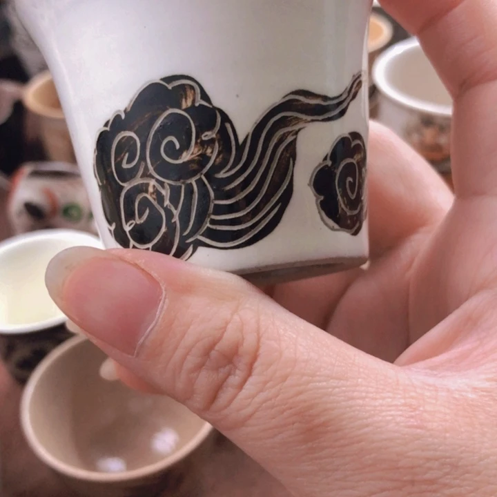 磁州窑纯手工白底黑绘茶杯有瑕