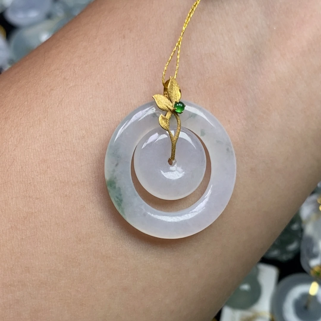 翡翠18K金镶嵌颈饰子母扣