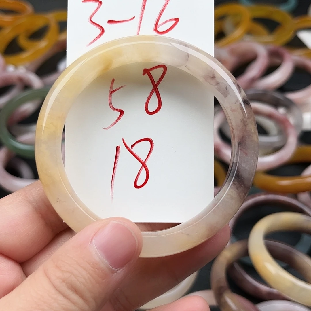 石英岩玉未镶嵌手镯3.16