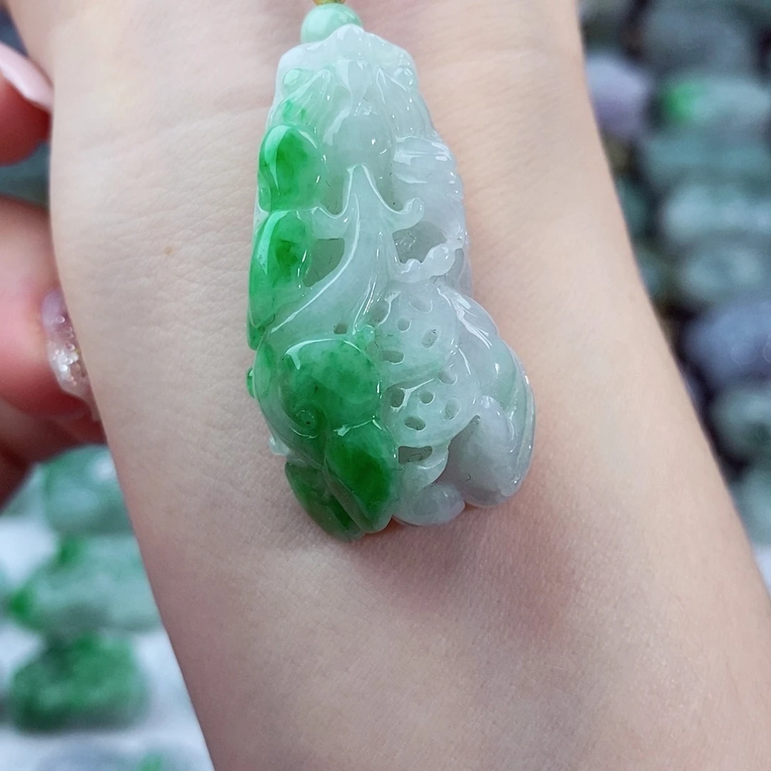 颈饰未镶嵌翡翠天然