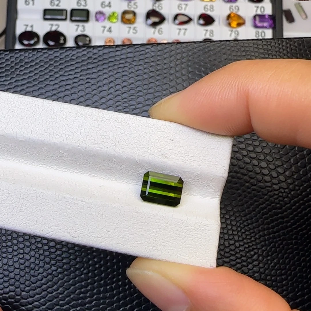 未镶嵌碧玺珠宝半成品天然2.4克拉