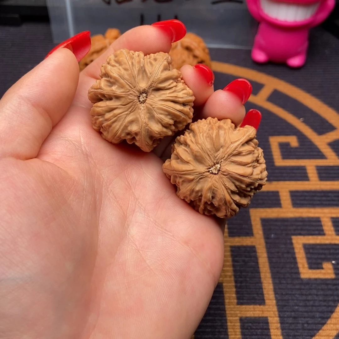文玩核桃吊坠玉玺