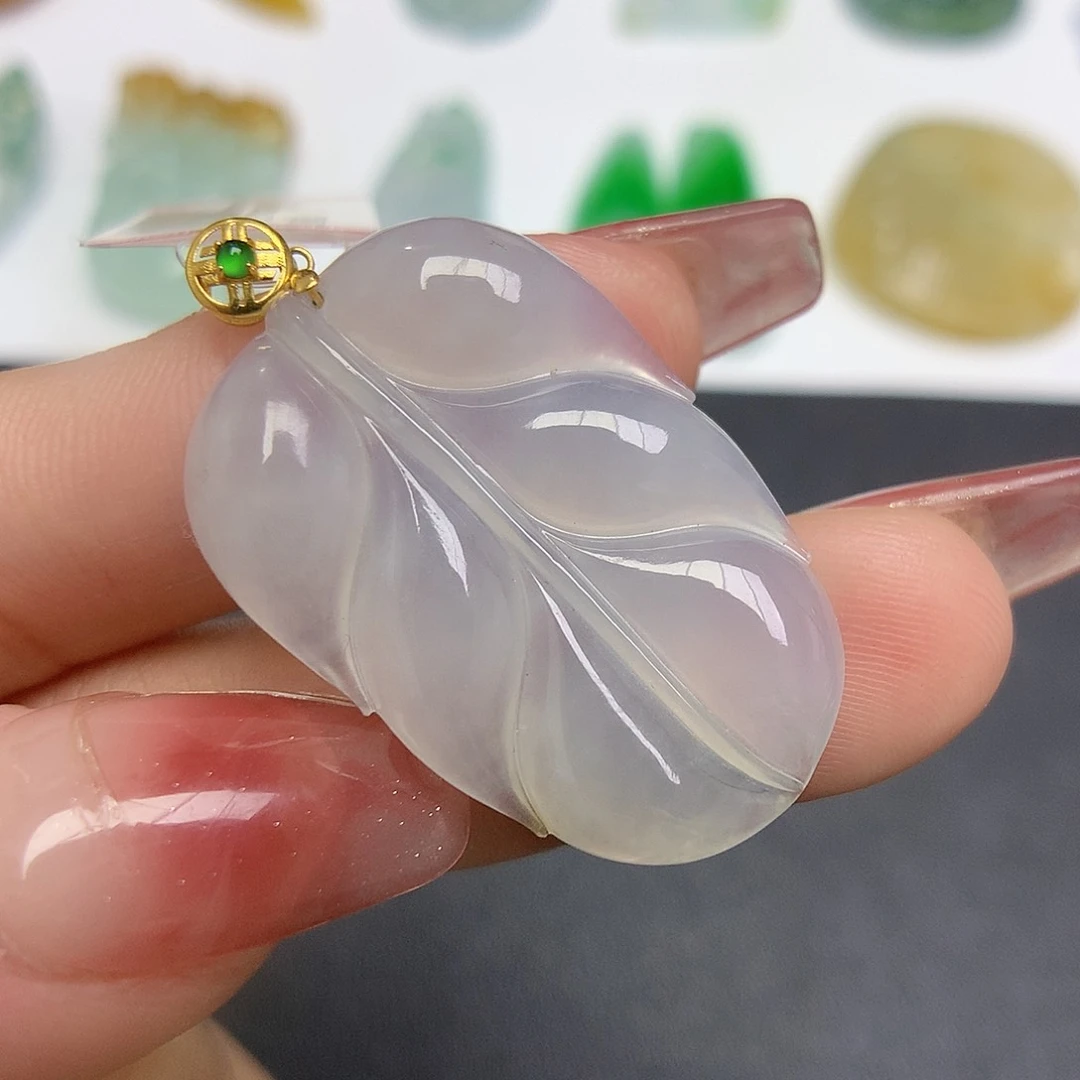 翡翠颈饰18K金镶嵌叶子